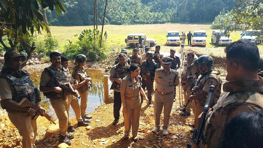 <div class="paragraphs"><p>Internal Security Division (under which ANF comes) IGP Roopa D Moudgil interacts with Anti Naxal Force personnel at near Peetebailu village, Kabbinale area near Hebri of Udupi, where Naxal leader Vikram Gowda killed in an encounter. </p><p></p></div>