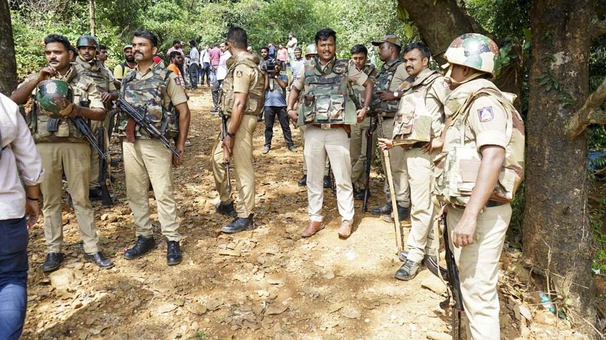 <div class="paragraphs"><p>Security personnel during a combing operation in Kabbinale forest area, in Udupi district, Karnataka. Vikram Gowda, a Naxalite, was shot dead by Anti-Naxal Force (ANF) during the operation.&nbsp;</p></div>