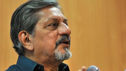 <div class="paragraphs"><p>Amol Palekar. </p></div>