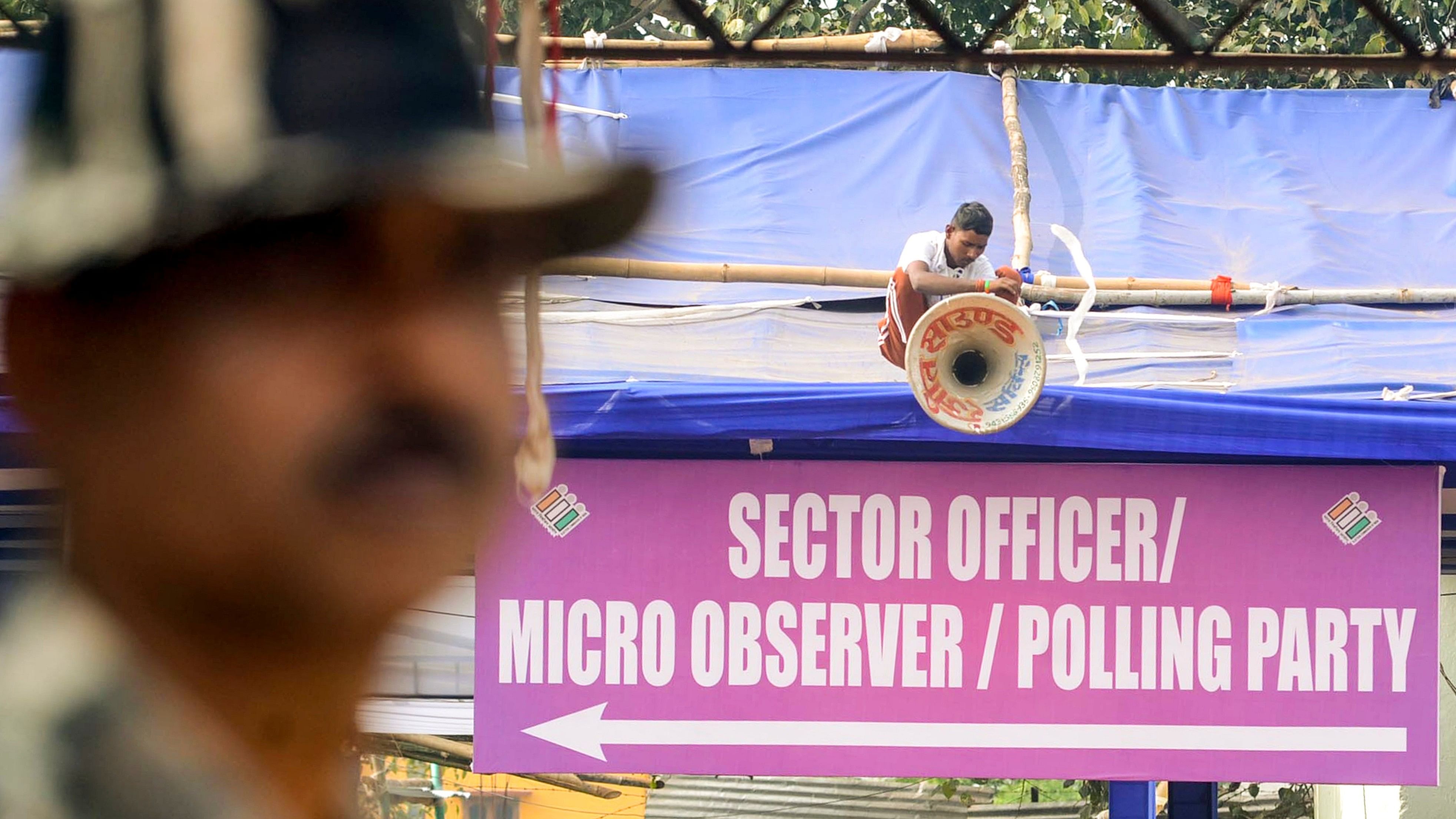 <div class="paragraphs"><p>Preparations underway a day before the counting of votes for the Jharkhand Assembly elections, in Ranchi, Jharkhand, Friday, Nov. 22, 2024.</p></div>