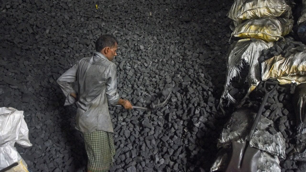 <div class="paragraphs"><p>Govt should include coking coal in list of critical minerals to boost production: NITI report</p></div>