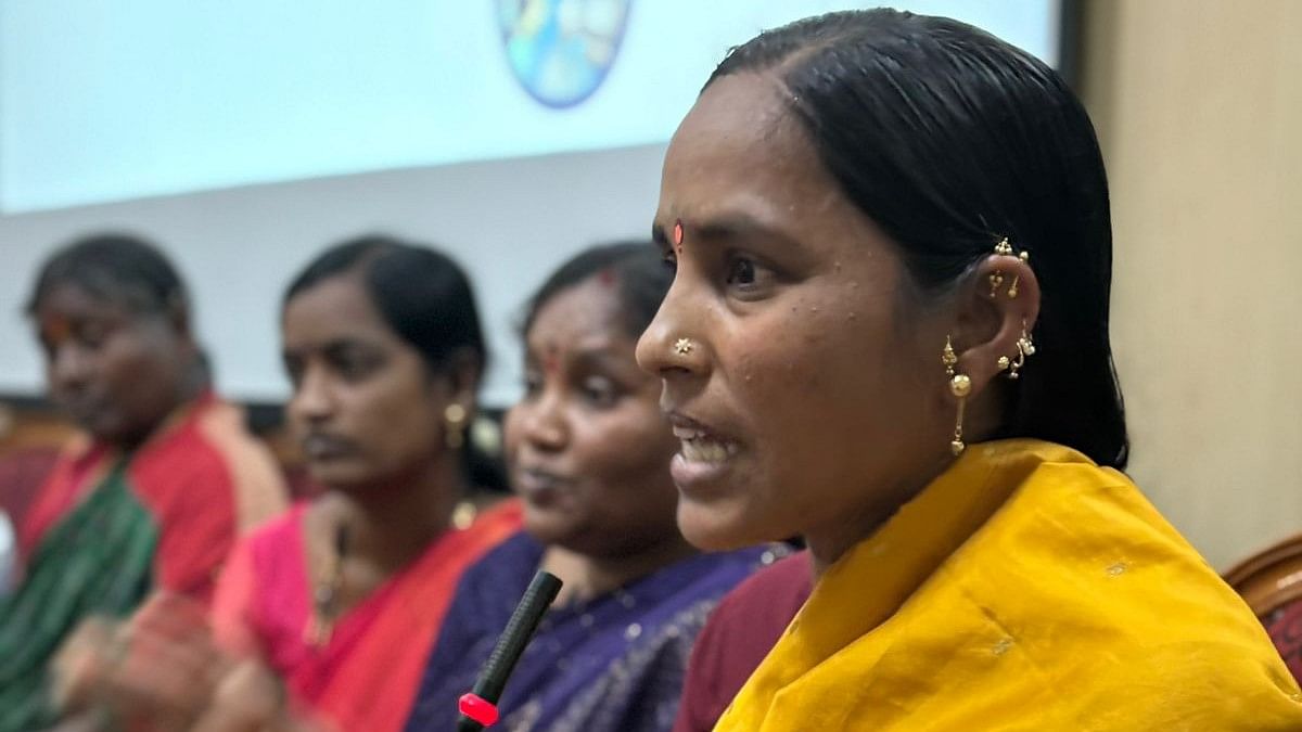 <div class="paragraphs"><p>Yadgir-based Rekha and other migrant workers at the 'Voice of the Voiceless' event in the city on Friday. </p></div>