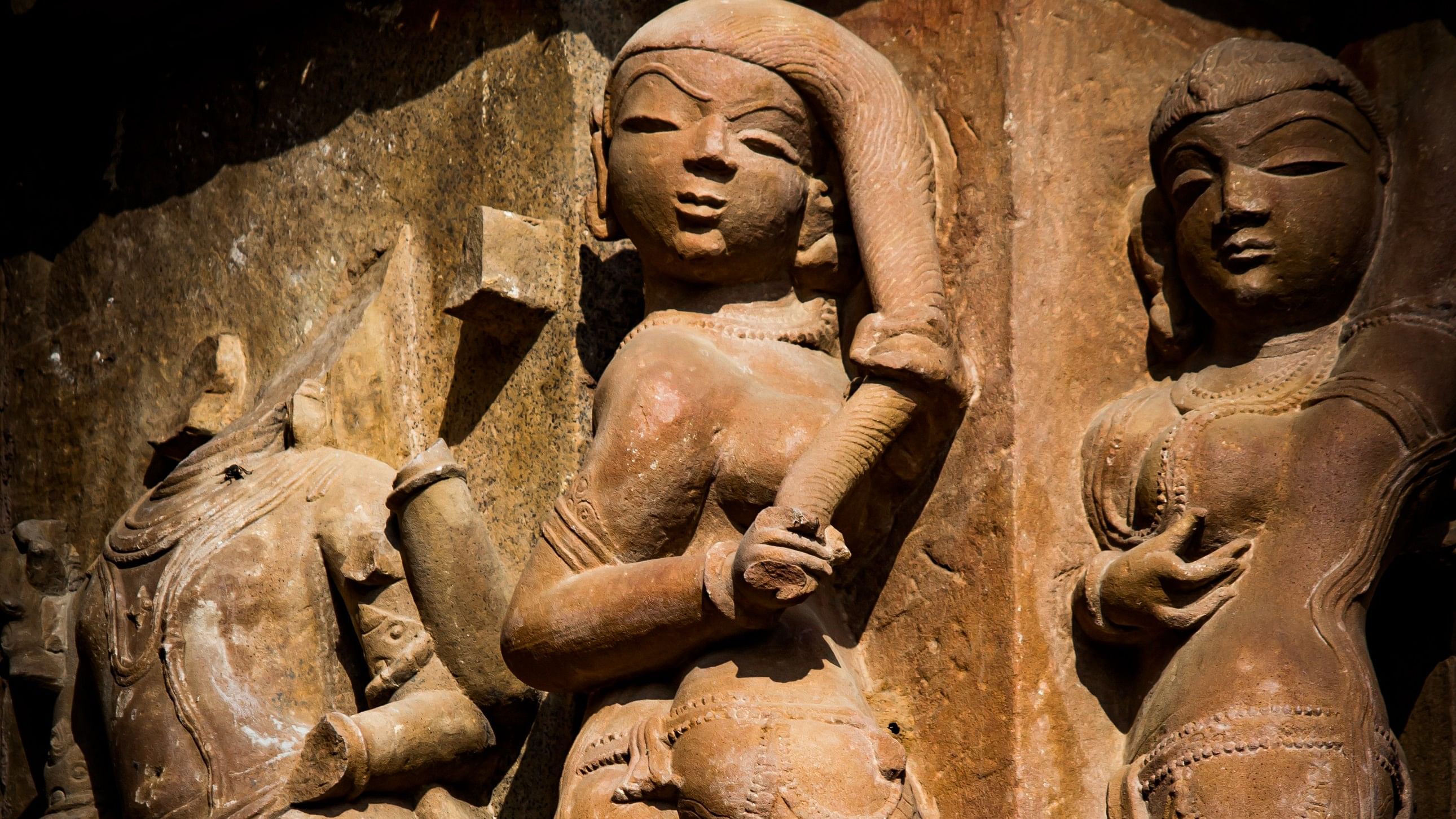 <div class="paragraphs"><p>Surasundari drying her hair, Khajuraho. </p></div>