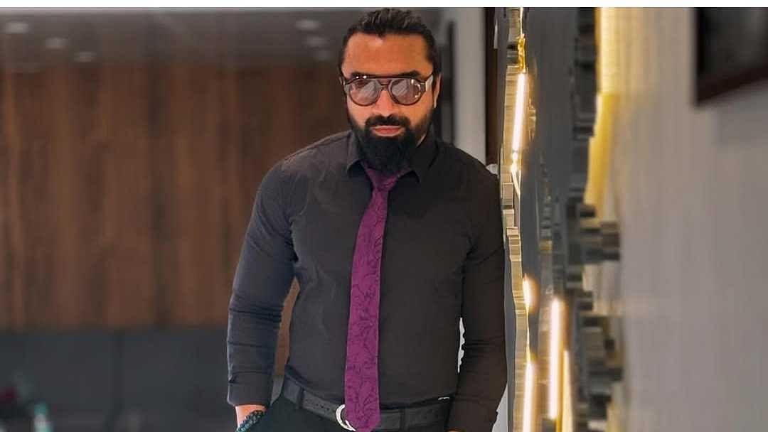 <div class="paragraphs"><p>Ajaz Khan</p></div>