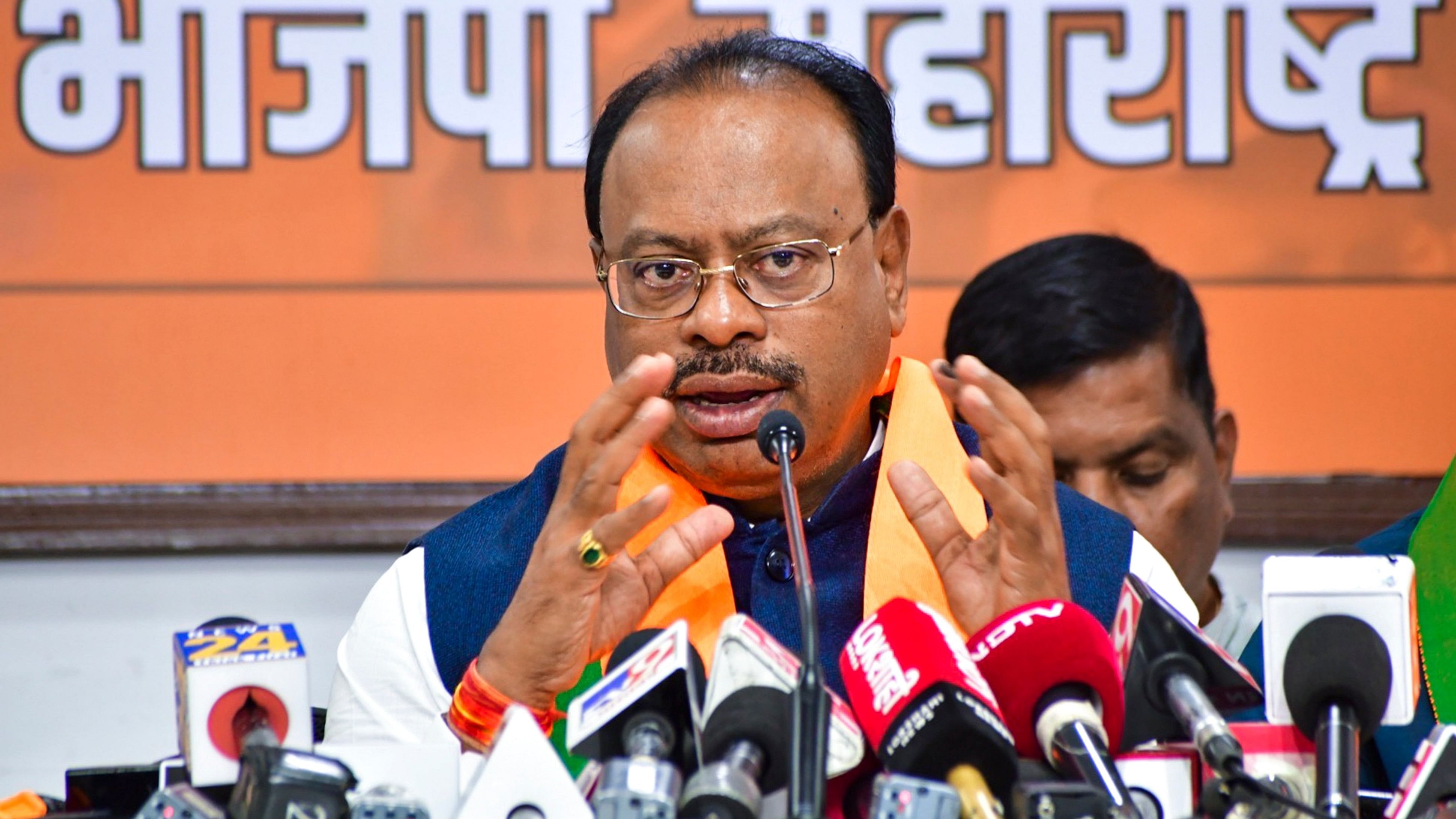 <div class="paragraphs"><p> Maharashtra BJP President Chandrashekhar Bawankule addresses the media at the party office at Nariman Point, in Mumbai, Sunday, Nov. 24, 2024. </p></div>