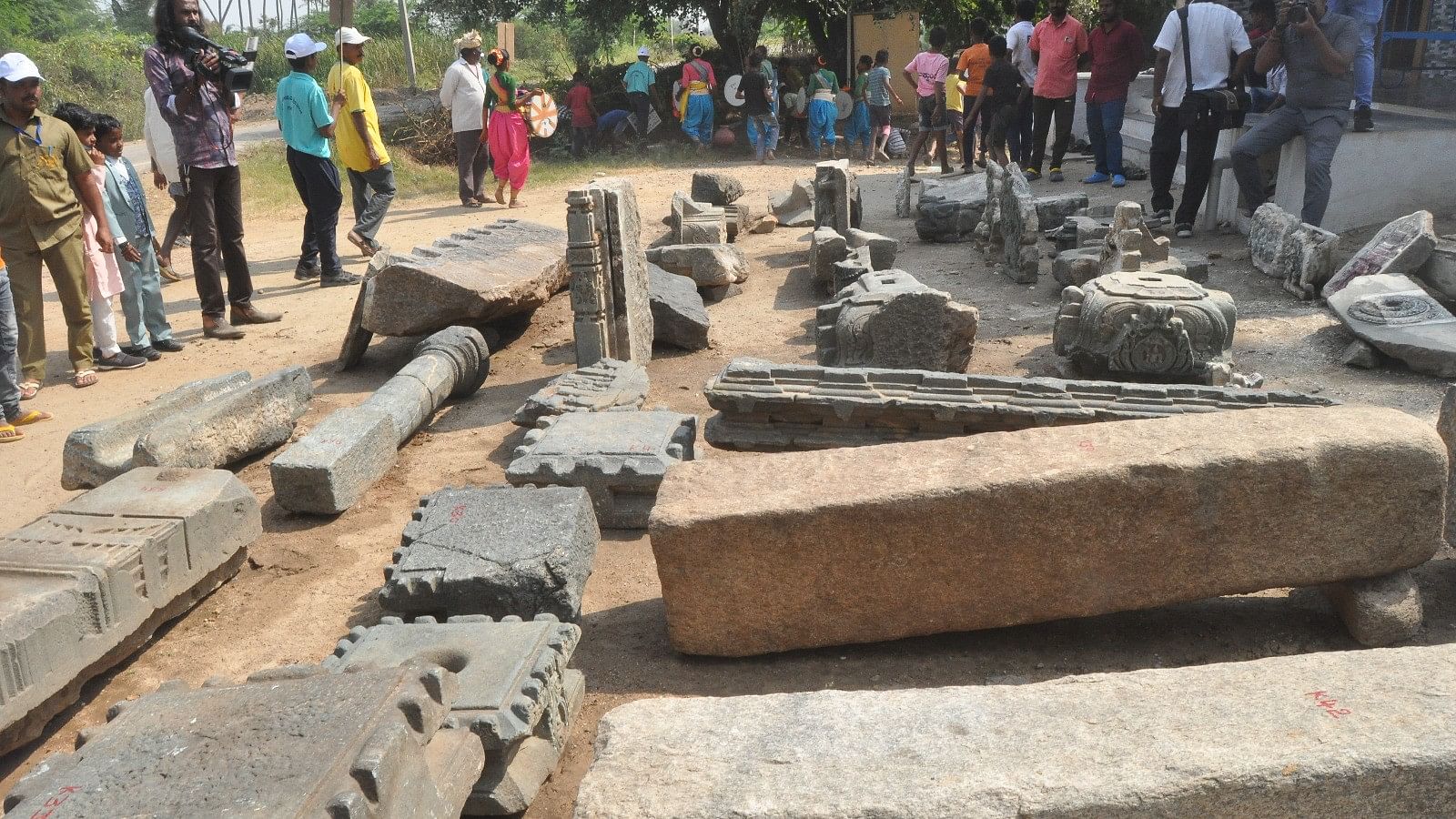 <div class="paragraphs"><p>Hundreds of people carry the historic relics, collected through a door-to-door campaign, in the historical town of Lakkundi in Gadag district on Sunday. (Right)&nbsp;Ancient archaeological artifacts donated by the villagers.&nbsp;Historical evidence says there have been 101 temples and wells, including stepwells in Lakkundi.</p></div>