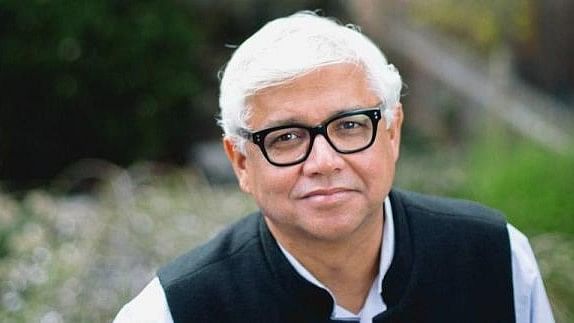 <div class="paragraphs"><p>Amitav Ghosh</p></div>