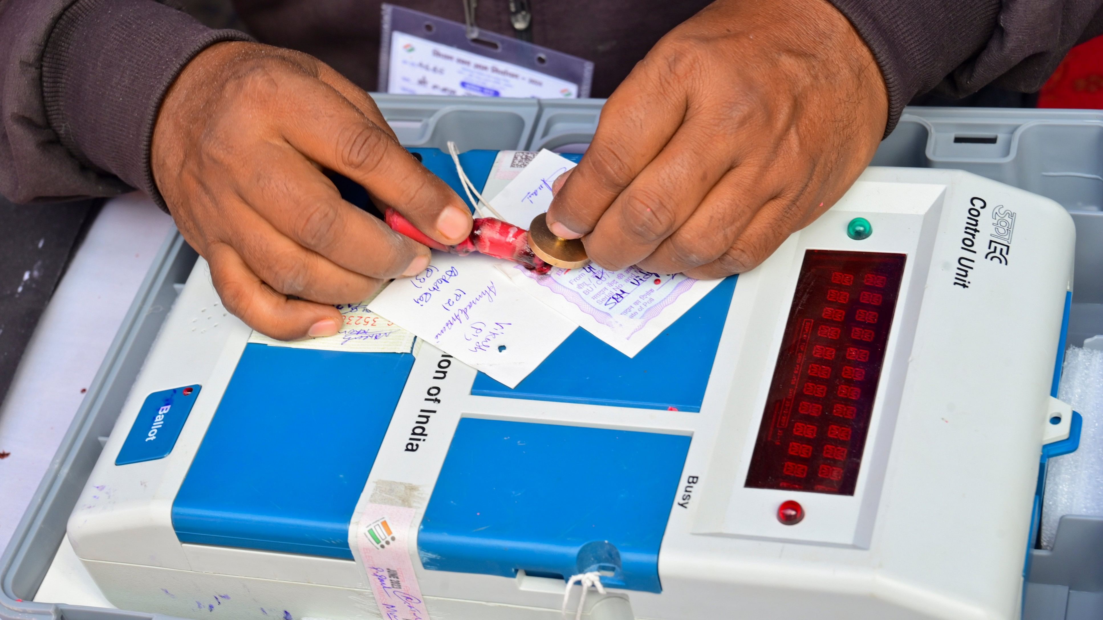 <div class="paragraphs"><p>An election official seals an EVM during the counting of votes for the Jharkhand Assembly polls, in Dhanbad, Saturday, Nov. 23, 2024. </p></div>