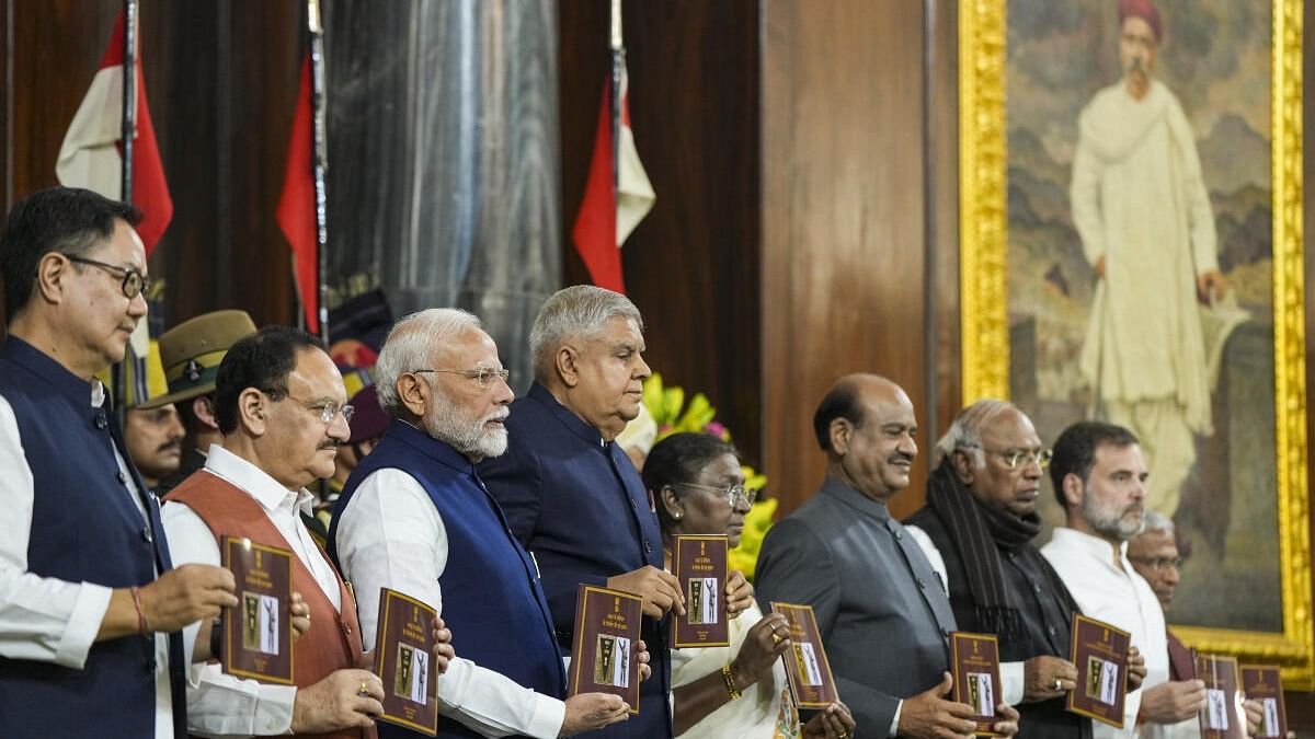 <div class="paragraphs"><p>President Droupadi Murmu with Vice President Jagdeep Dhankhar, PM Narendra Modi, Lok Sabha Speaker Om Birla, LoP in the Rajya Sabha Mallikarjun Kharge and LoP in the Lok Sabha Rahul Gandhi during 'Samvidhan Divas' function at Samvidhan Sadan in Delhi.&nbsp;</p></div>