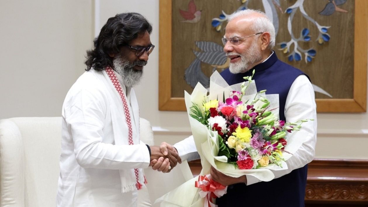 <div class="paragraphs"><p>PM Modi shakes hands with Hemant Soren during the latter's visit to New Delhi.&nbsp;</p></div>