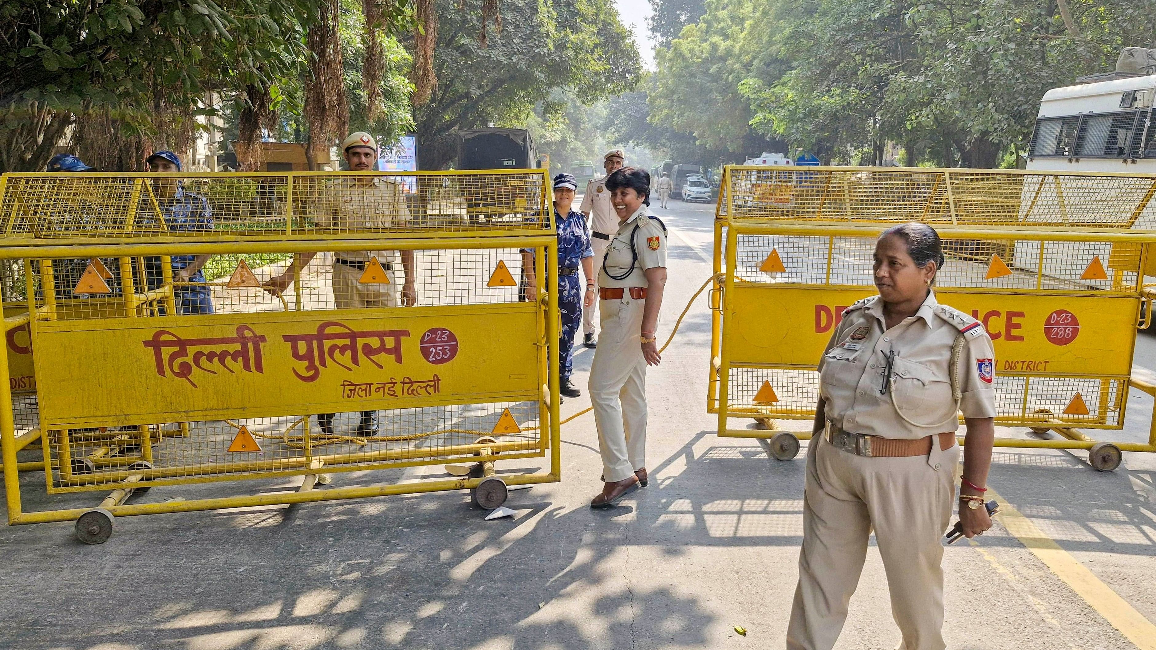 <div class="paragraphs"><p>Delhi Police personnel keep vigil near Ladakh Bhawan </p></div>