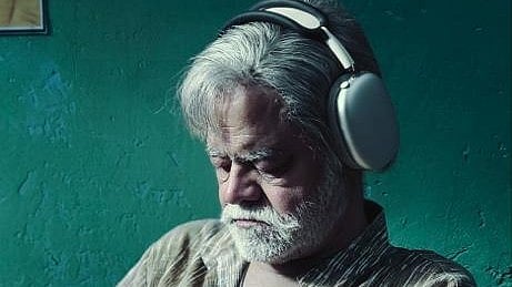 Bollywood largely offers stereotypical roles to me, lucky to have got diverse roles: Sanjay Mishra