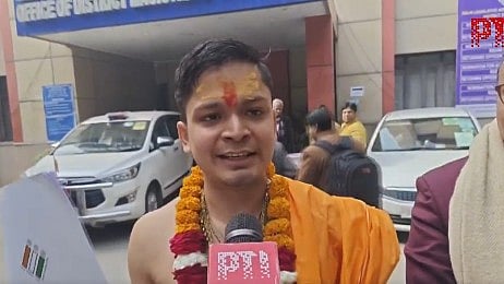 Delhi Assembly Elections 2025 | Transgender candidate from Aam Janata Party  files nomination from Kalkaji