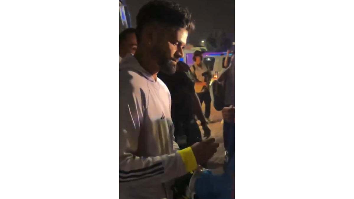Wave from ‘King’ Kohli, Shreyas’ sign on t-shirt: Awed fans connect with Indian cricketers in Dubai