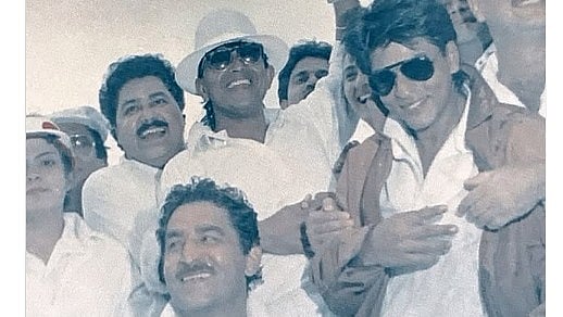 '90s nostalgia': Dalip Tahil posts photo from cricket match with 'Baazigar' co-star Shah Rukh Khan