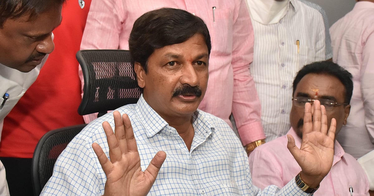 Karnataka HC Allows CID to File Chargesheet in Ramesh Jarkiholi Loan Case