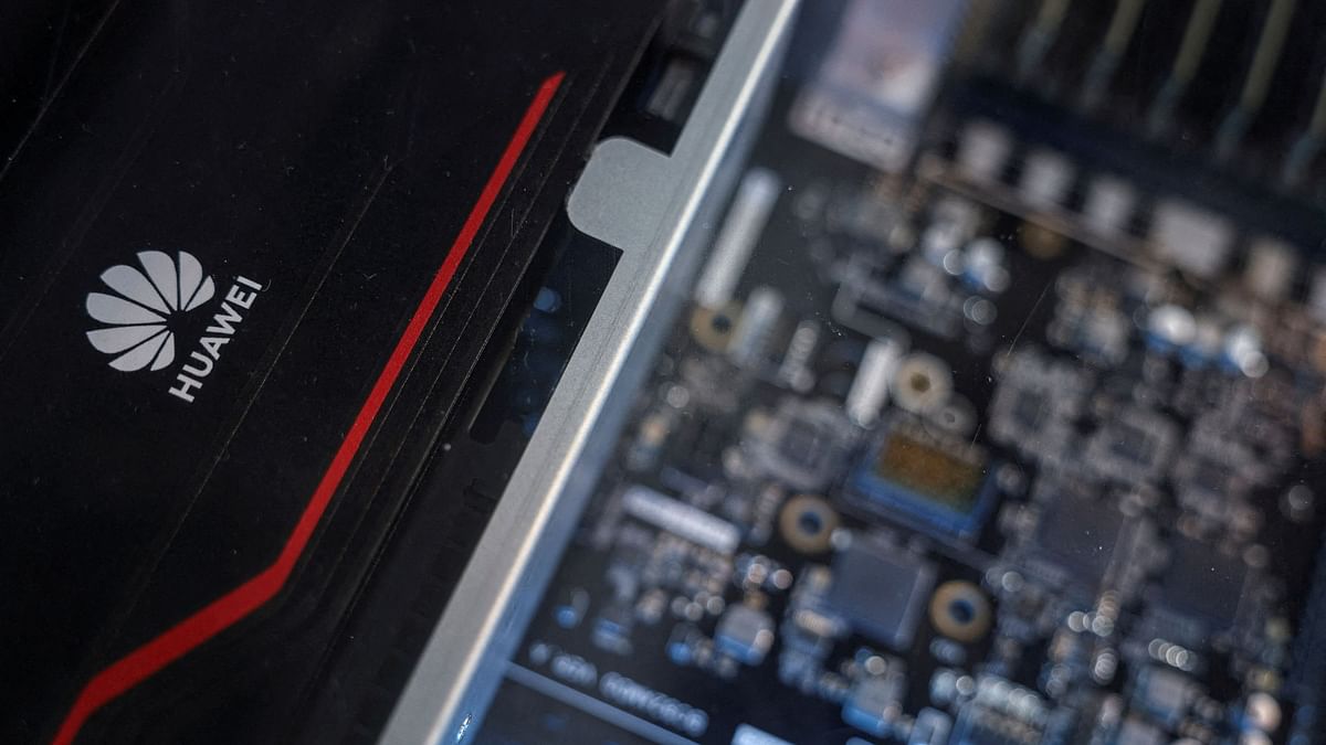 Huawei AI Chip Launch: New Ascend 910D Aims to Rival Nvidia's H100