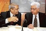 Infosys CEO and MD Kris Gopalakrishnan and Wipro Chairman Azim Premji at the CII Fifth India Innovation Summit 2009 in Bangalore on Friday. DH photo