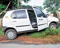 FUTILE BID: The car used by Harish Tolar at the Jnanabharati campus circle in Bangalore early Sunday morning.  DH photo