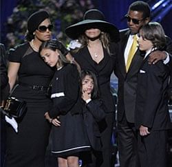 Singer Janet Jackson (L), Paris Jackson, La Toya Jackson, Jackie Jackson and Prince Michael I during  Michael Jackson's memorial service. AP