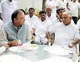 BJP leader Arun Jaitley with Karnataka Chief Minister Yeddyurappa