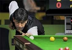 India's Geet Sethi in action at World Snooker Championship 2009, in Hyderabad. PTI Photo