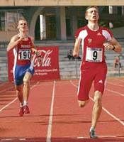 Matzinger Gunther of Austria (right) wins the mens 400M (T-46) gold from Yury Nosulenko of Russia at the IWAS Games in Bangalore on Monday. DH photo