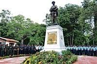 Reliving The Victory: Airmen and soldiers pay tributes to 1971 War Heroes at the Rastriya Sainika Smaraka in Bangalore on Wednesday. DH Photo