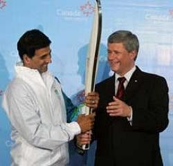 Akshay Kumar in trouble for being made the torch bearer for the Olympics