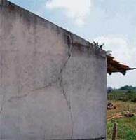 A house which developed cracks owing to explosion at a quarry in Malleshwara of Kadur taluk. DH Photo