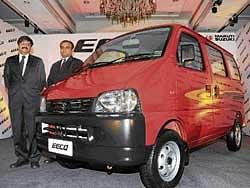 Maruti Suzuki Chief General Manager (engineering) C V Raman & Regional Manager (Karnataka) Vivekanand with the new Eeco in Bangalore on Thursday. DH Photo