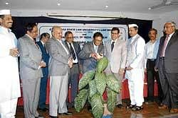 Bar Council of India President Suraj Narain Prasad Sinha inaugurating the national conference on legal education, jointly organised by Karnataka State Law University and the Bar Council of India in Hubli on Tuesday. DH Photo