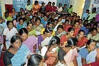 Health volunteers at a leprosy awareness programme in Kolar on Saturday. DH Photo