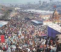 Fair: Devotees at the Renuka Yellamma temple near Saundatti on Saturday. KPN