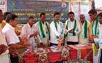 MLA D S Suresh inaugurating a participatory rural study programme at Yarehalli village in Tarikere taluk.  DH Photo