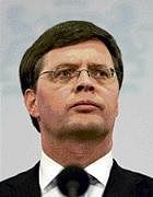 Dutch Prime Minister Jan  Peter Balkenende announces that his government  collapsed on Saturday. AFp