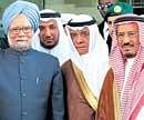 Prime Minister ManmohanSingh, Riyadh Chamber of Commerce Chairman AbdulrahmanAl Jeraisy(R) and Saudi Commerce and Industry Minister Abdullah Alireza (C) after ameeting with Saudi and Indian businessmen at the Council of SaudiChambers in Riyadh, Saudi Arabia, on Sunday. AP