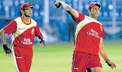 RELIABLE DUO: RCB will bank on the experience of Rahul Dravid and Anil Kumble in their tie against Kings XI on Friday.