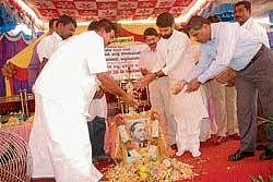 MLA C T Ravi and other dignitaries during the Ambedkar Jayanthi celebrations in Chikmagalur on Wednesday. DH Photo