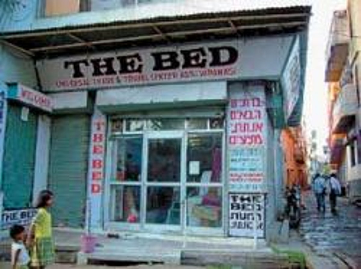 What's a rabbi doing on Assi ghat?