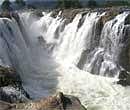 Hogenakkal waterfall