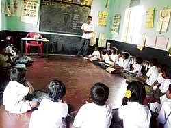 Education is imparted on the basis of the curriculum set by the State Government but the teachers assist the children in learning lessons, based on their own experience. Pic by the author