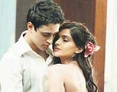 Imran Khan and Sonam Kapoor in 'I Hate Luv Storys'