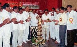 Assembly Speaker K G Bopaiah inaugurating the building of Kuvempu Educational Institution. DH photo