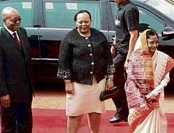 South African President Jacob Zuma, accompanied by his wife Nonpumelelontuli, with President Pratibha Patil during a ceremonial reception at Rashtrapati Bhavan in New Delhi on Friday. PTI