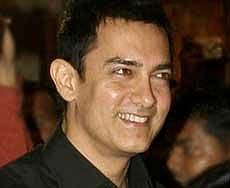 Aamir Khan to join Twitter, courtesy the Big B