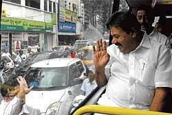 Mayor S K Nataraj got stuck in a traffic jam, while travelling in a City bus on Bus Day due to Congress rally on JC Road on Wednesday. DH Photo