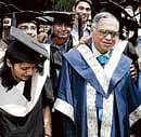 Infosys mentor N R Narayana Murthy with students at the 10th annual convocation of IIITB in Bangalore on Saturday. DH PHOTO