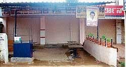 Vinayak Cafe in Kadur town, where Krishnamurthy was a regular customer, remaining closed on Monday. DH Photo