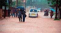 One of the Mangalore City roads inundated with flood water after incessant rains continued to lash the City throughout the day. Many roads resembled paddy fields. DH Photo